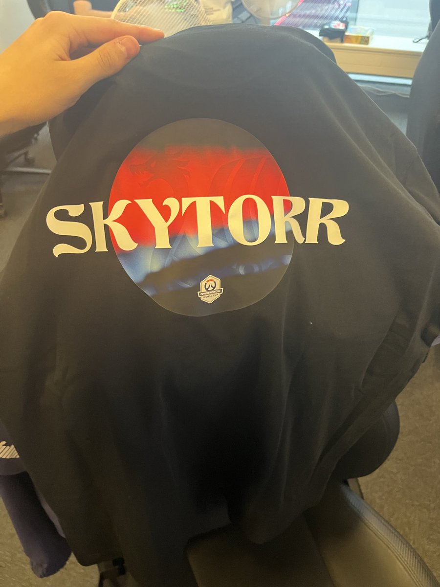 Skytorr tweet media