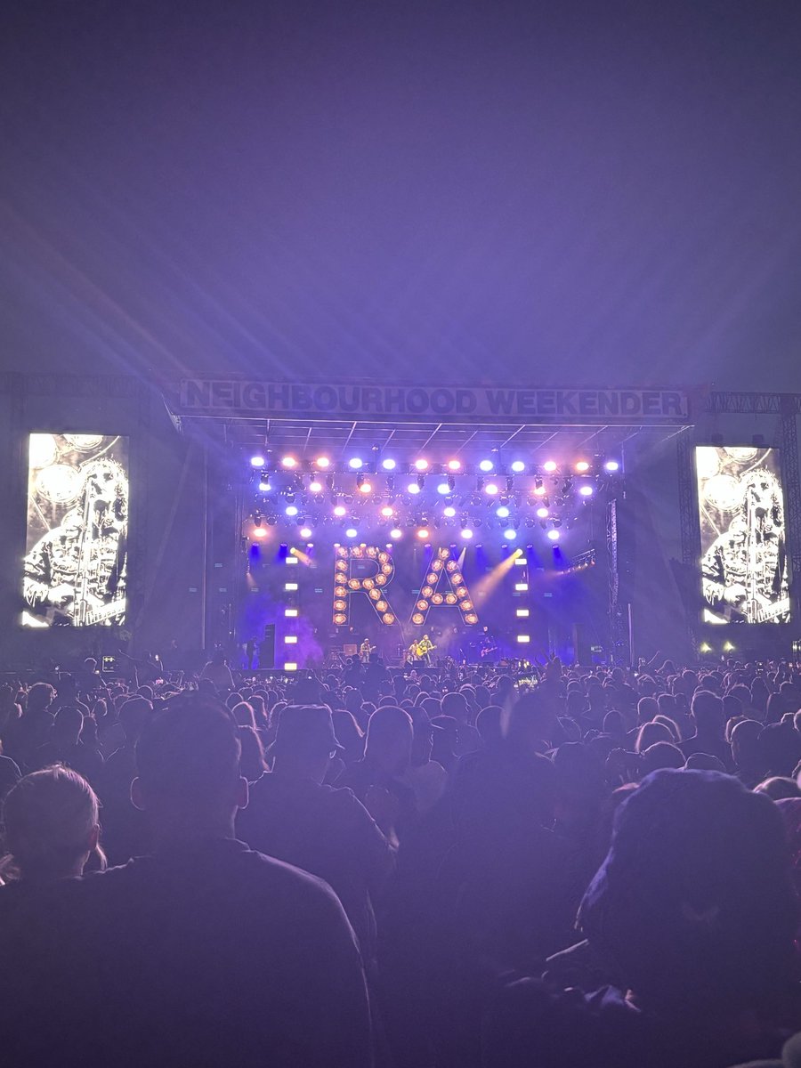 gareth1864's tweet photo. Such a fun weekend at @nbhdweekender 😎🍻☀️🎸 #NBHDWKND26 https://t.co/nGiy7zXXqM