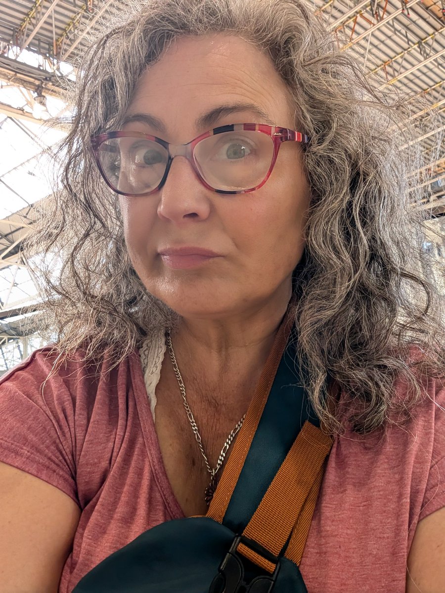 Grasshopper Anne💜🦗💜 tweet media
