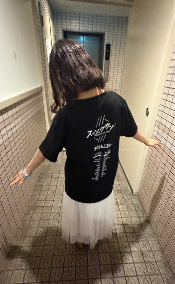 momo_hiroka's tweet photo. 2026/5/24 
アコースティックサーキットライブ
【スイゾクカン】

-セトリ-
1.光ある森の孤独たち
2.りんごの木から生まれた子へ
3.ヒペリカム

たくさんの出会いの中で生まれた特別な1日。
深海魚の1匹になれてとても嬉しかったです🐠⋆⁺
ありがとうございました…！ https://t.co/ufXwYHJn2r