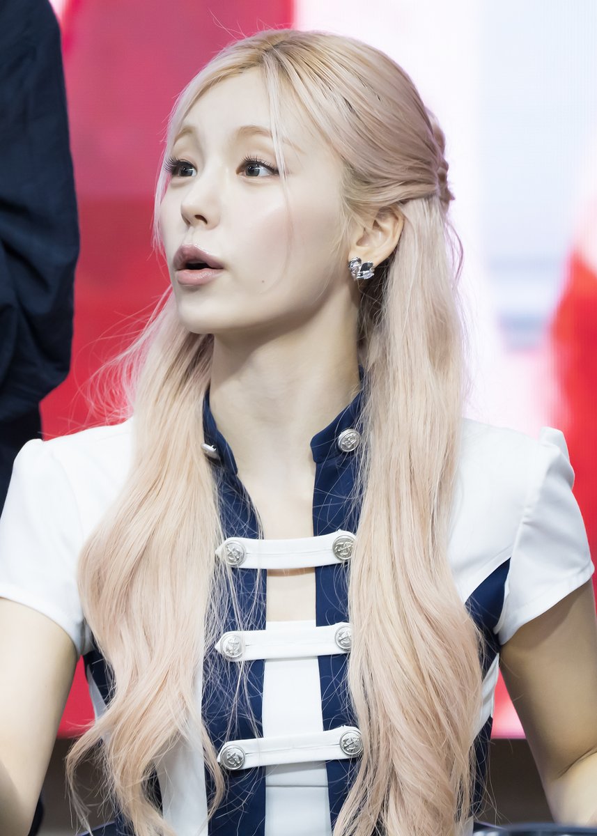 빈털터리 tweet media