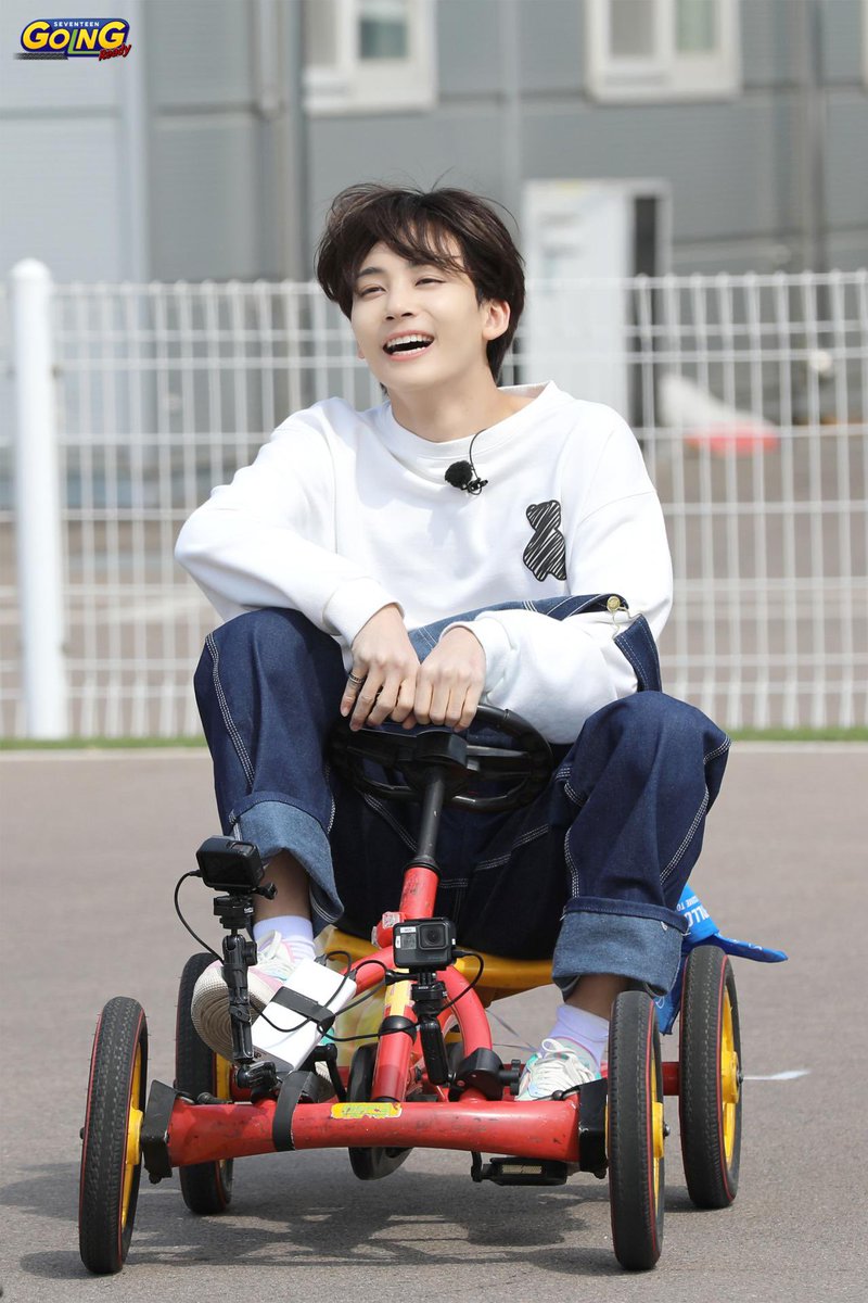 JHSC179596's tweet photo. D-30

優しい歌声と喋り方が聞いててすごく落ち着く所に惹かれた💕
あとは綺麗でかっこいいお顔と笑った時の可愛さのギャップ!!
そこからいろいろ知ってもっと好きになった🩵🩷

#아이고야_30일_카운트다운 https://t.co/kzQCH2L656