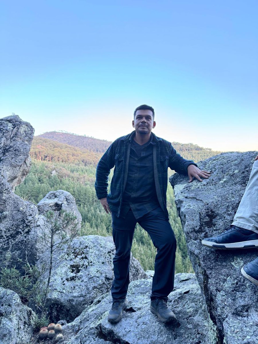 fabrecam's tweet photo. Nada, absolutamente nada, se compara con subir un cerro y caminar por la montaña, desconectado del mundo. Se trata de vivir, no de sobrevivir. https://t.co/on31zef2ZS