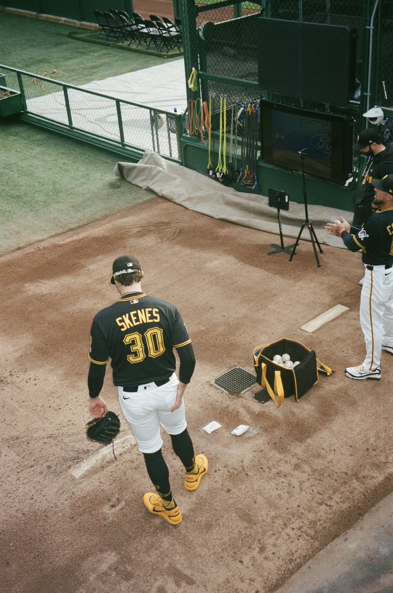 d0nsteelo's tweet photo. Can i post my @pirates film pics on here https://t.co/PdZsA7g5ZH