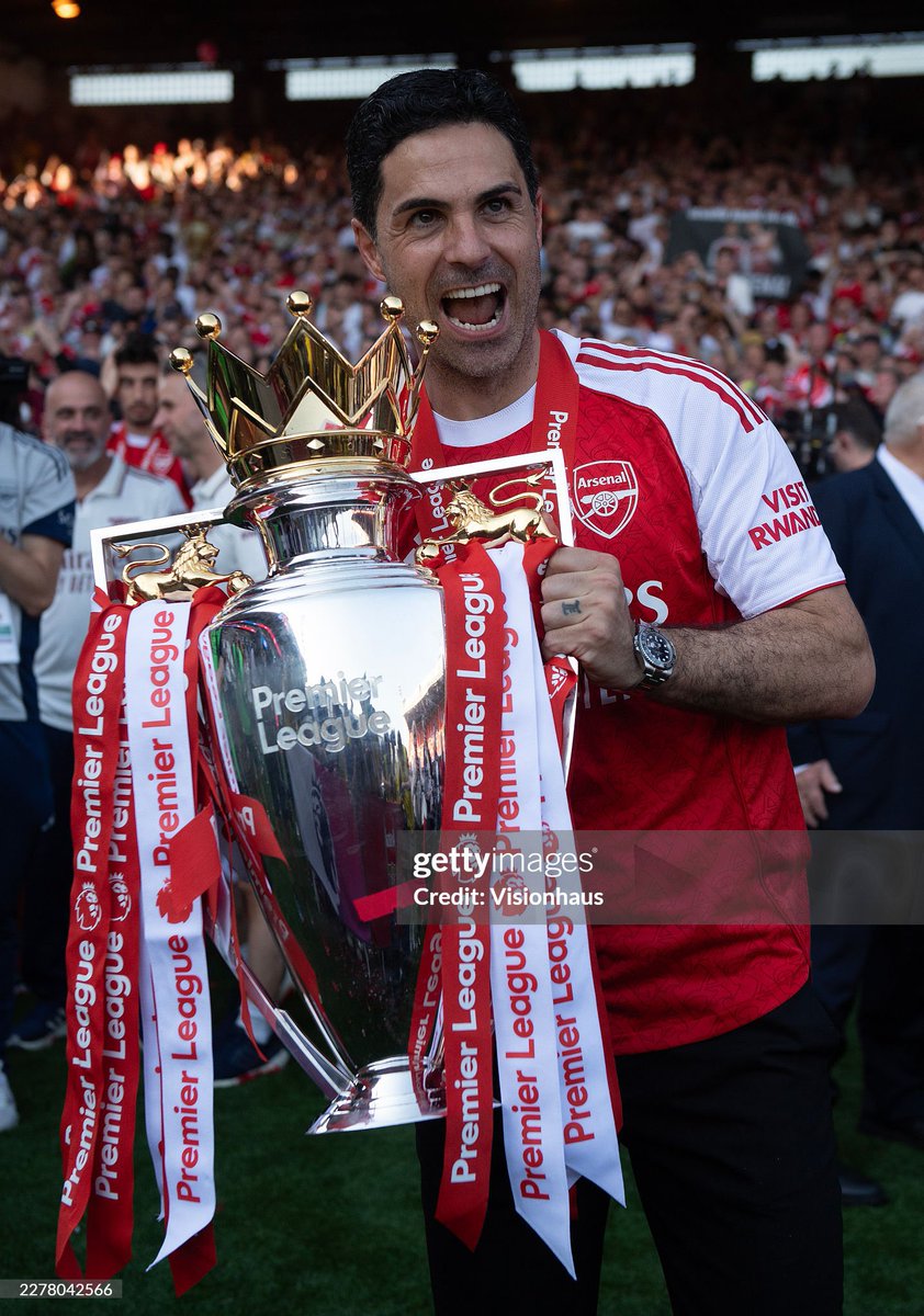 Throwback Arsenal tweet media