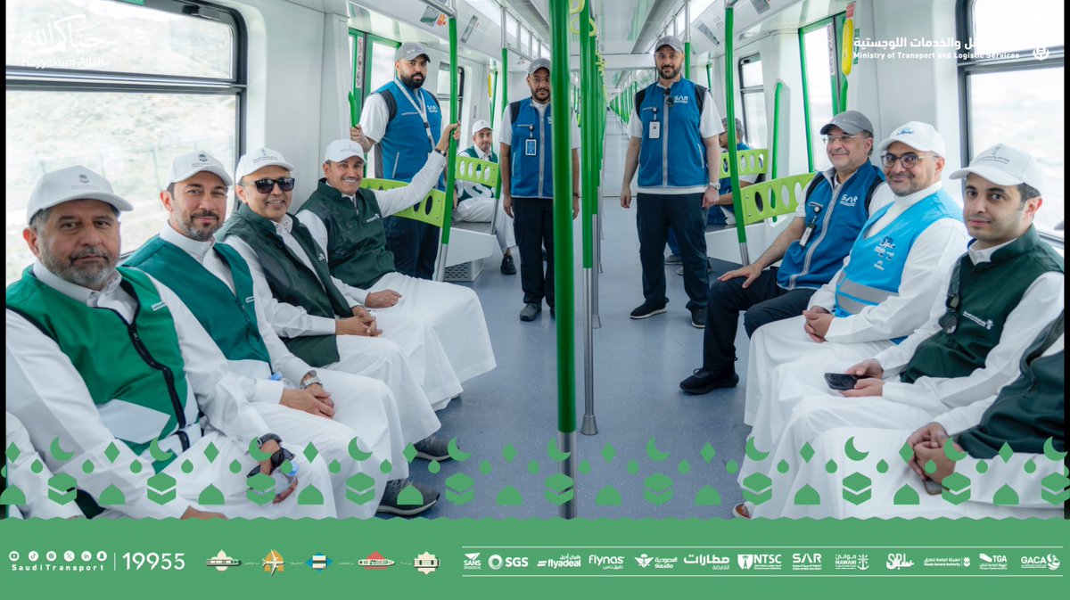 SaudiTransport's tweet photo. وقف معالي وزير النقل والخدمات اللوجستية @SalehAlJasser على جاهزية قطار المشاعر، لضمان انسيابية تنقل ضيوف الرحمن بين المشاعر المقدسة بكل يُسر وطمأنينة.

#حياكم_الله
#وزارة_النقل_والخدمات_اللوجستية https://t.co/tvZyRe8i4J