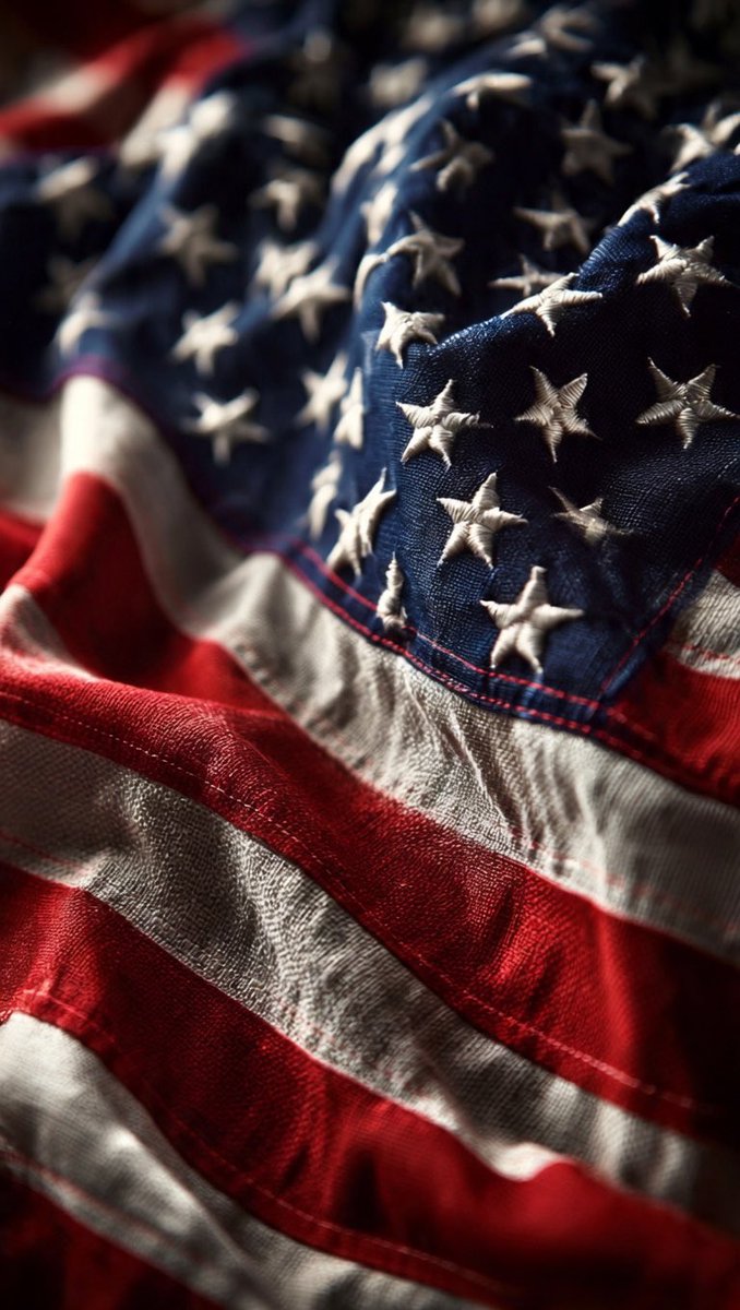 NeilNovember_'s tweet photo. Never forget the price paid to get the independence we have today. Grateful for the brave men and women who gave everything for our freedom. Their sacrifice means we get to celebrate, gather, and live free. Red, white, &amp; blue with a whole lot of gratitude today. 🇺🇸 #MemorialDay https://t.co/Q9L2M1W5Q1