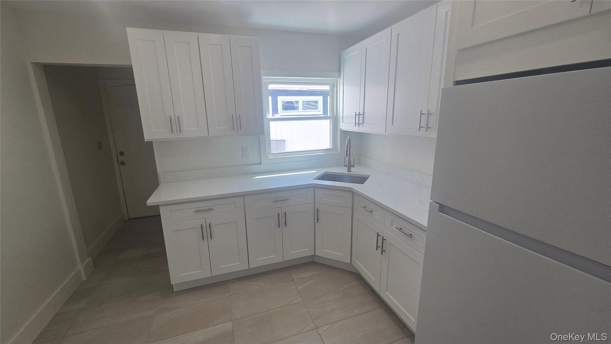 AdamButter's tweet photo. 724 E Park Avenue, Long Beach, NY, 11561
4 bed | 1 bath 1065 Sq. Ft.
Active | $750,000
https://t.co/TcrPdUMI61
Currently Zoned Commercial and Completely gut renovated interior 2026. Can be converted back to residential. Set up for Medical Office. All Brand new inside! This... https://t.co/S6Jhx38cHj