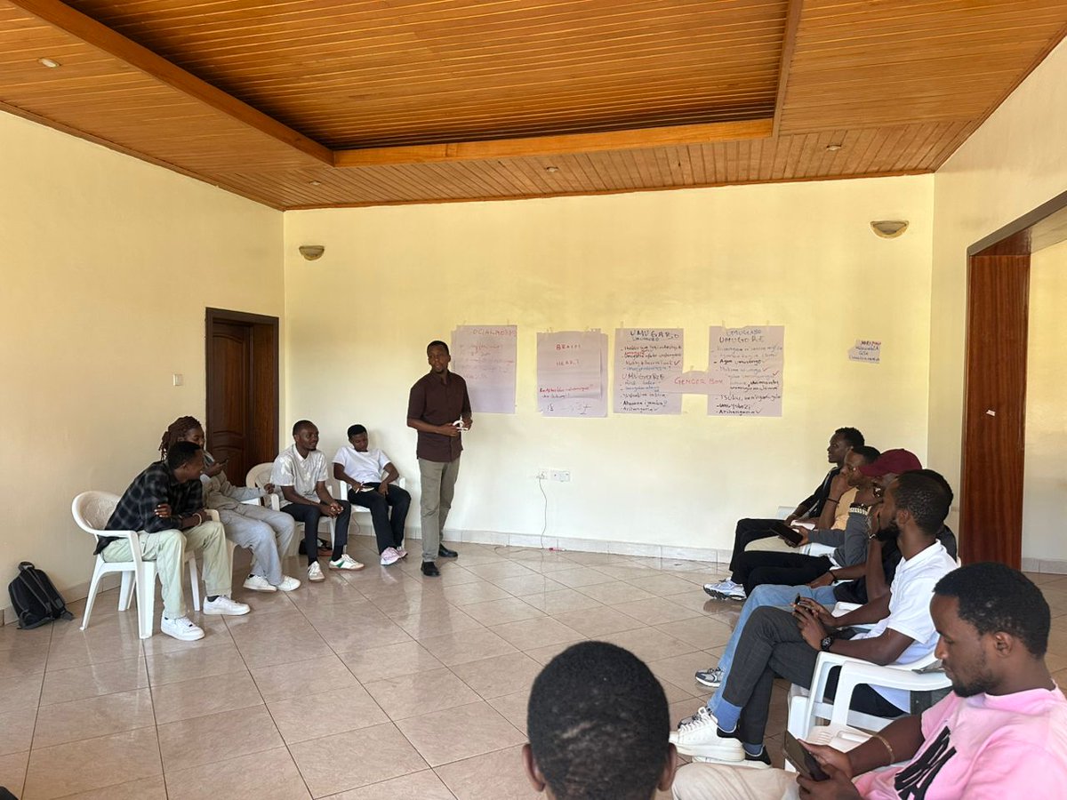 UmurungaFamily's tweet photo. Saturday 22 May, youth from Umurunga Family were hosted by @NARwanda in a meaningful dialogue on positive masculinity, learning the values of respect, equality, accountability, emotional expression,  and shared responsibility.
@YouthEngage_rw  @JosephRyarasa #Postivemasculinity https://t.co/M6Q3rz0eWb