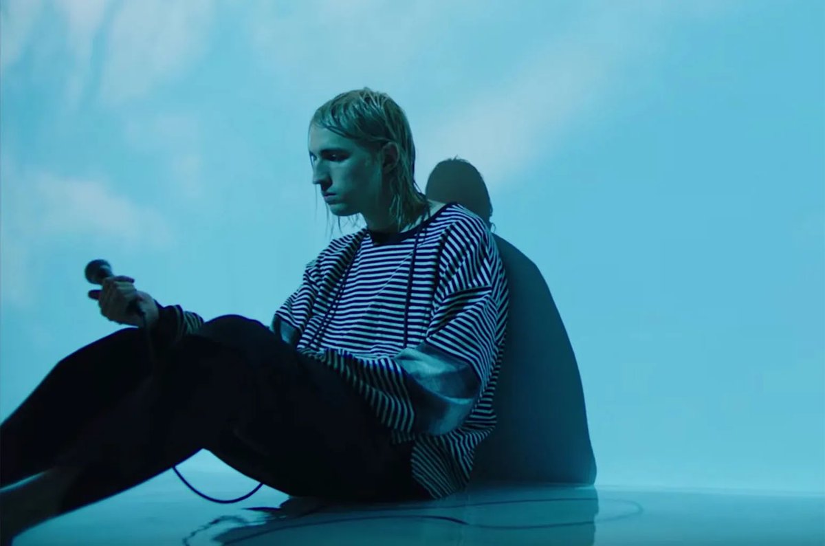Is Porter Robinson a Fortnite skin? tweet media