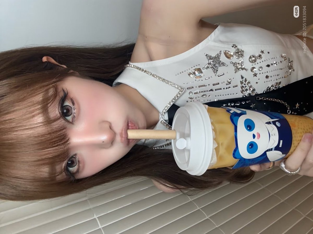 hourly yena tweet media