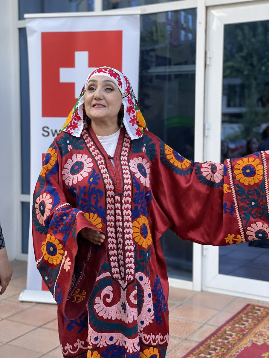 FateneB's tweet photo. In addition to our visit at the Afghan border, I was fascinated to:
- meet with 🇹🇯 civil society representatives incl. an organisation supporting women who are victims of violence, 
- admire the sleeping Buddha,
- visit the Puppet Theater.

OSCE’s work in 🇹🇯 is highly appreciated https://t.co/w4Rpnay98r