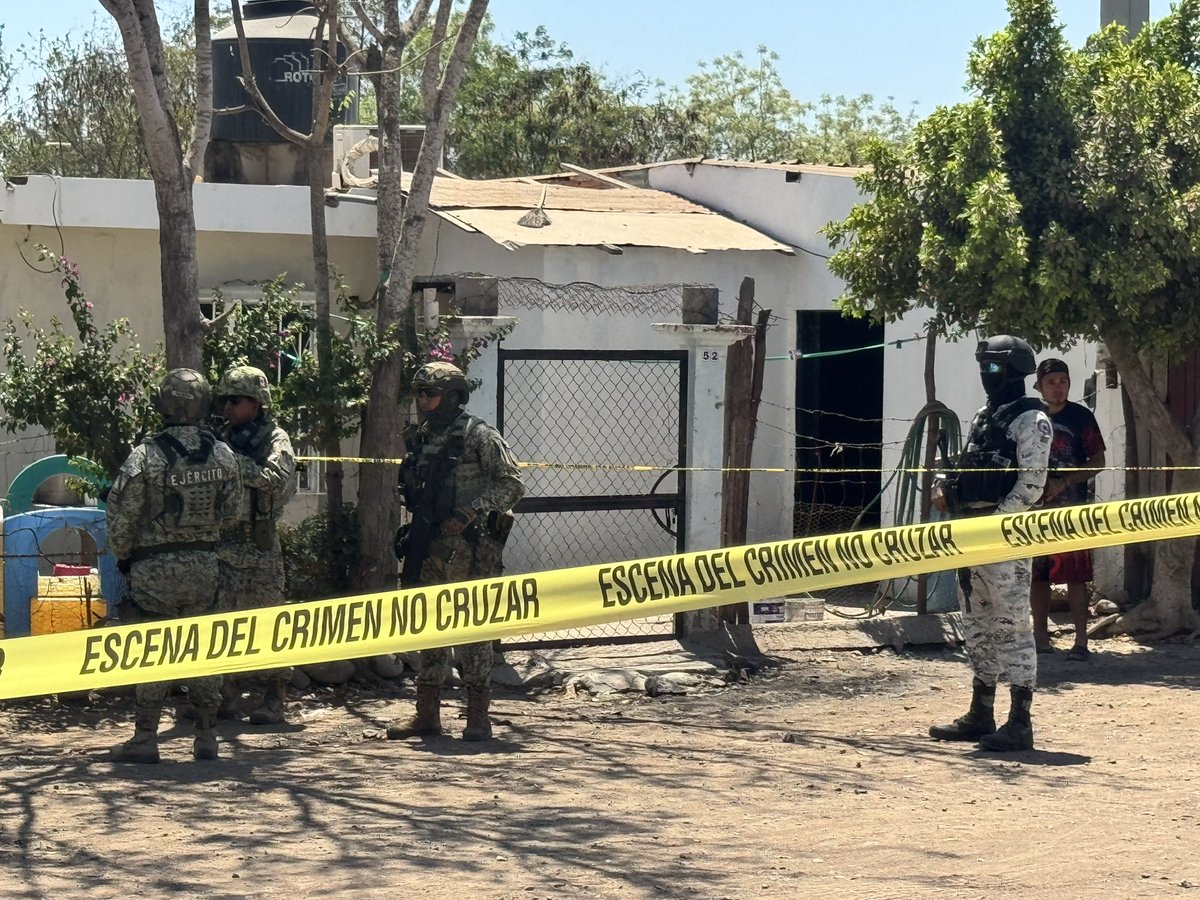 ManuVPC's tweet photo. 🧵 Casi 2 años después, Sinaloa acumula al menos 1,828 asesinatos y 2,390 desapariciones en medio de la guerra entre “Chapitos” y “Mayitos”

Y ahora el miedo volvió a dispararse tras las acusaciones de narcopolítica contra Rubén Rocha Moya y otros funcionarios señalados por EU https://t.co/nsV8wbAsZr