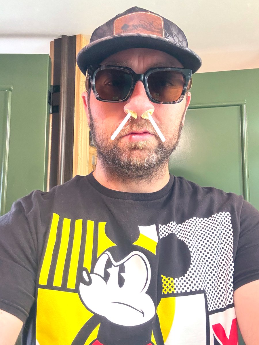 BSlick tweet media