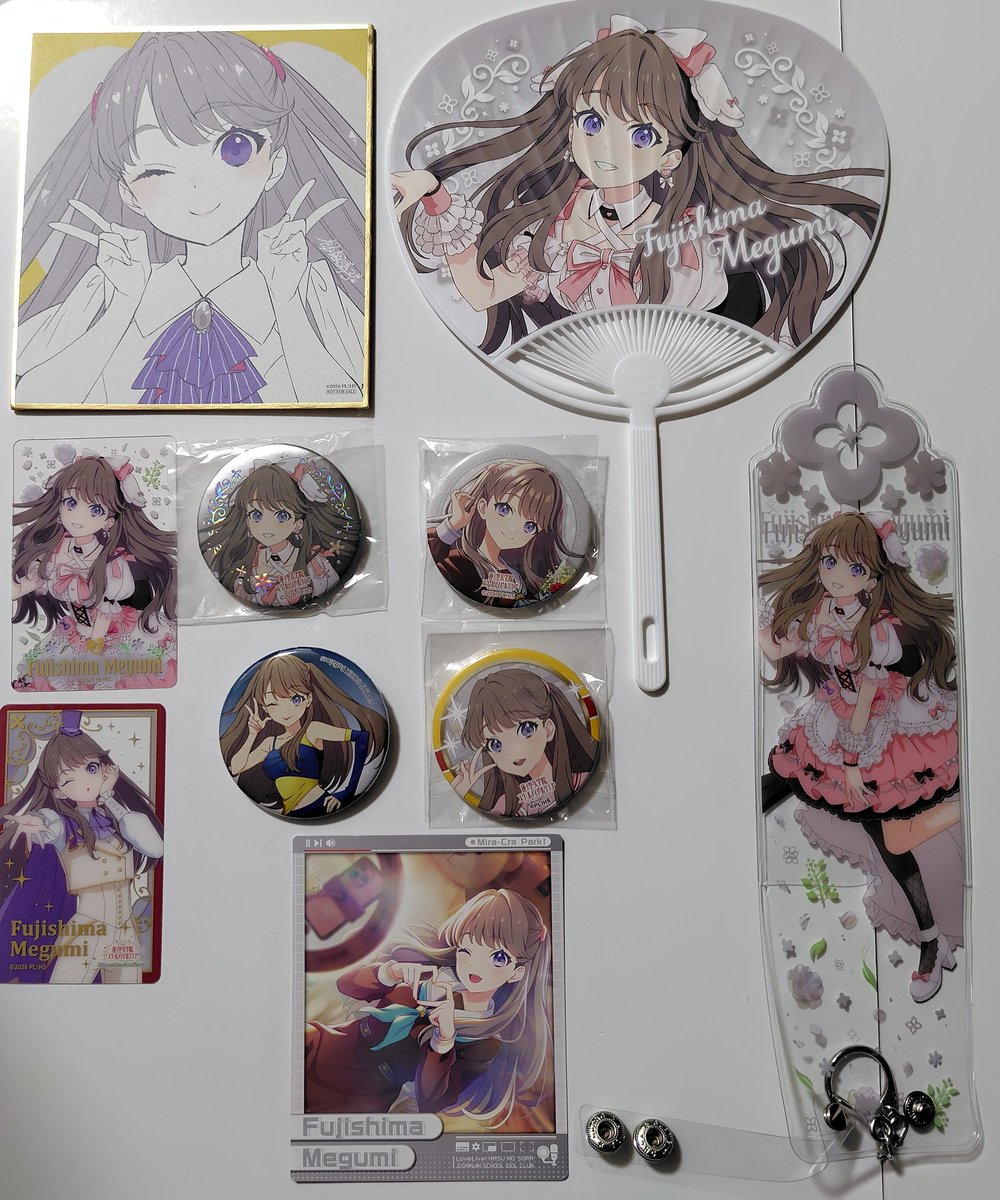 OMHKRKRO1's tweet photo. 蓮ノ空6th兵庫DAY2が蓮ノ空の初ライブでスタンド後方から2列目だったけど、見やすかった
ルリメグのグッズもライブと映画関連集めれた
終演後にCDほとんど持ってないから買ってみた
銀テは配っていた人からもらい、蓮ノ空初ライブの記念になった https://t.co/2YdFUlCiOX
