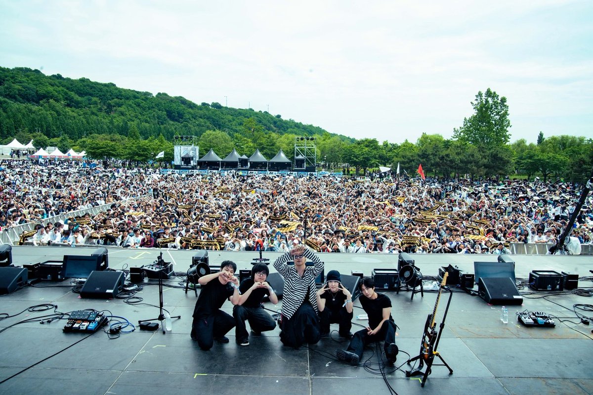 앤드 tweet media