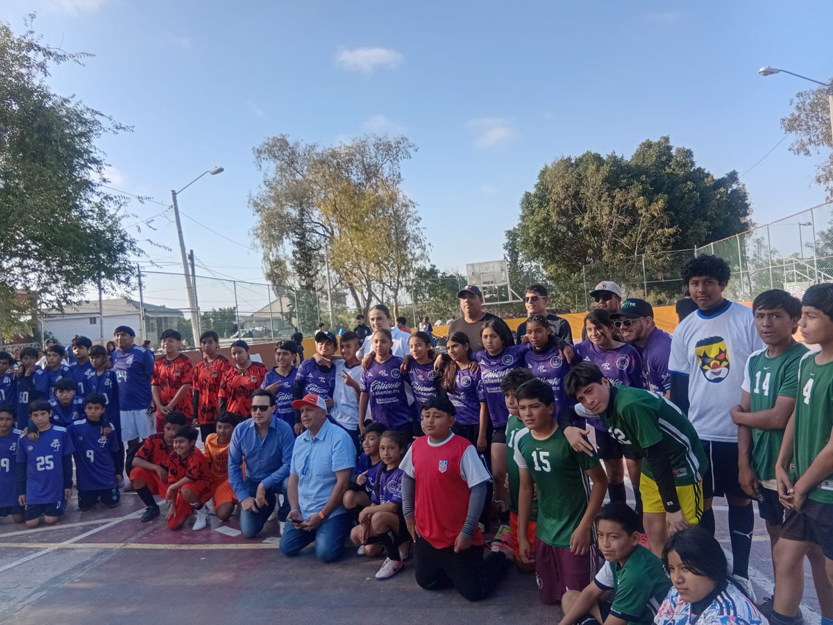 ElMexicanOnline's tweet photo. #Tijuana 🔴 I Sembrando futuros talentos en el #Distrito12 se llevó a cabo bajo la gestión y el apoyo de Karla Ruiz Macfarland, coordinadora de #MC en Tijuana, y de su equipo: Rafael Flores, Edgar Acosta y Erick Suárez. https://t.co/oYXSSXRkIT