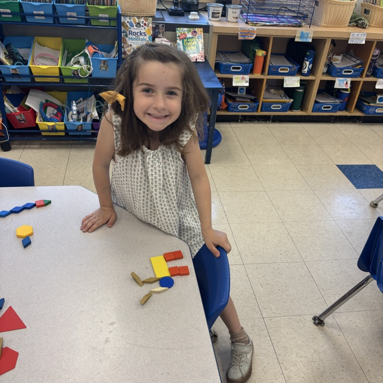 WPSWashington's tweet photo. KK students identifying shapes as flat or solid and then either using them to make a picture or combining shapes to make other shapes. 🔴🔸 https://t.co/ZjpGYhKJxS