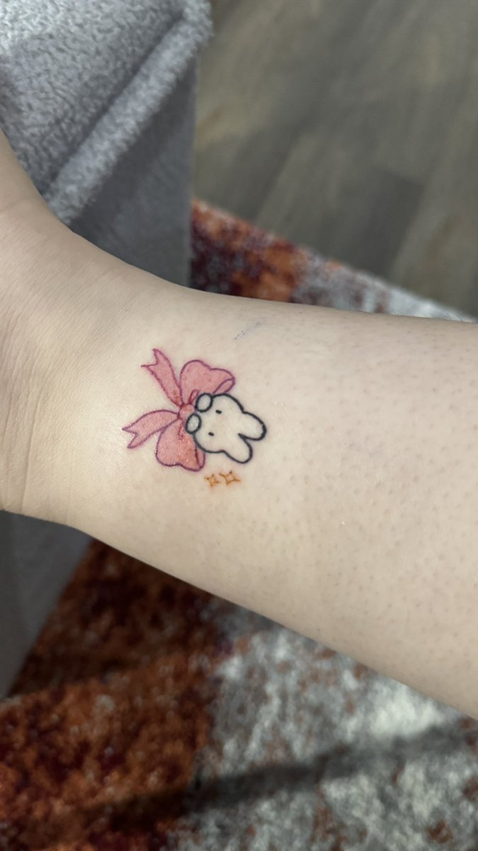 hehetogetherr's tweet photo. siapa sangka buat tattoo 🐰🎀✨ https://t.co/ou6T0xTim7