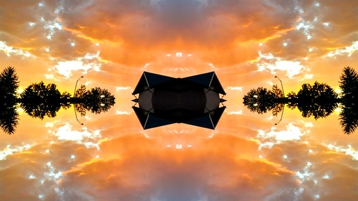 Metazoaart's tweet photo. Art of the Day! "Skybox". Buy at: https://t.co/afBlxOhNiT https://t.co/m6csgCiLev