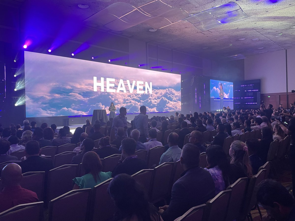 fos_ortiz's tweet photo. Move On Panamá

La tecnología y la IA fueron protagonistas en uno de los eventos más esperados del año en Panamá, WBTC fue invitado por C&amp;W Business. A una jornada enfocada en cómo la Inteligencia Artificial está transformando la experiencia y satisfacción de los clientes. https://t.co/qQbFOCVMPr