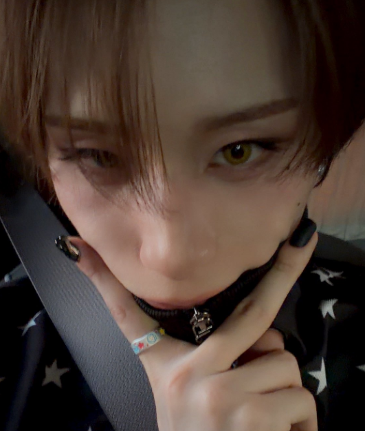 userxlov's tweet photo. wumuti and haru both have colored contacts in which means they were recording sth https://t.co/zhjDqtzm7q