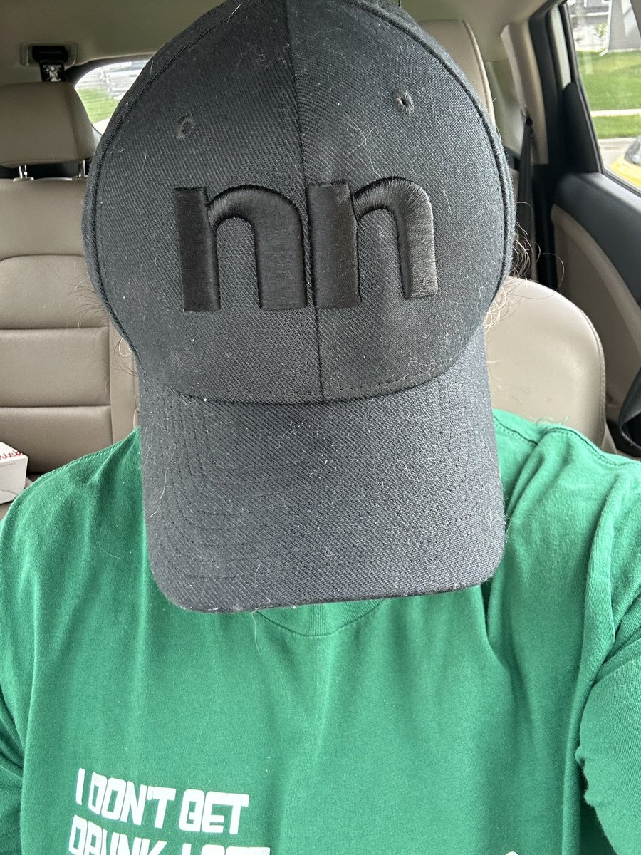 hat_nn17440's tweet photo. Anyone got a lint roller? https://t.co/TYuQBrHXau