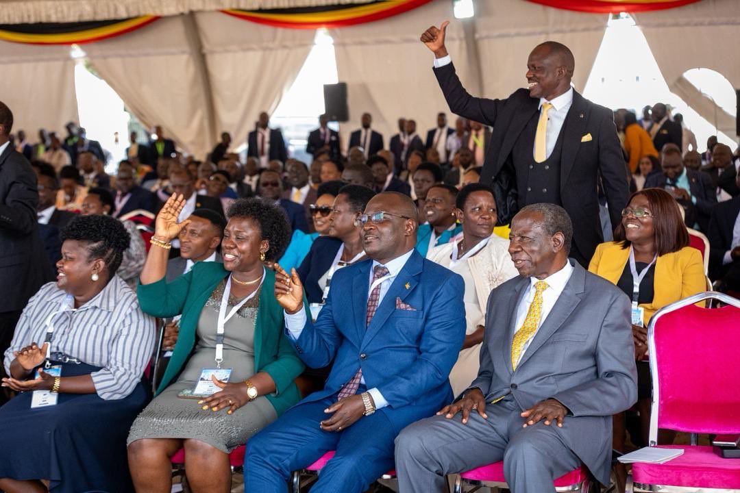 ChimpReports tweet media