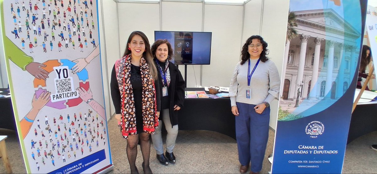 ChileAcademia's tweet photo. Está sucediendo ahora!!! Ven a participar de la Feria Estado Abierto en Plaza de la Constitución. La feria busca acercar a la ciudadanía a las instituciones que trabajan en esta materia como nuestra @Camara_cl . https://t.co/iQUp5ycaeJ