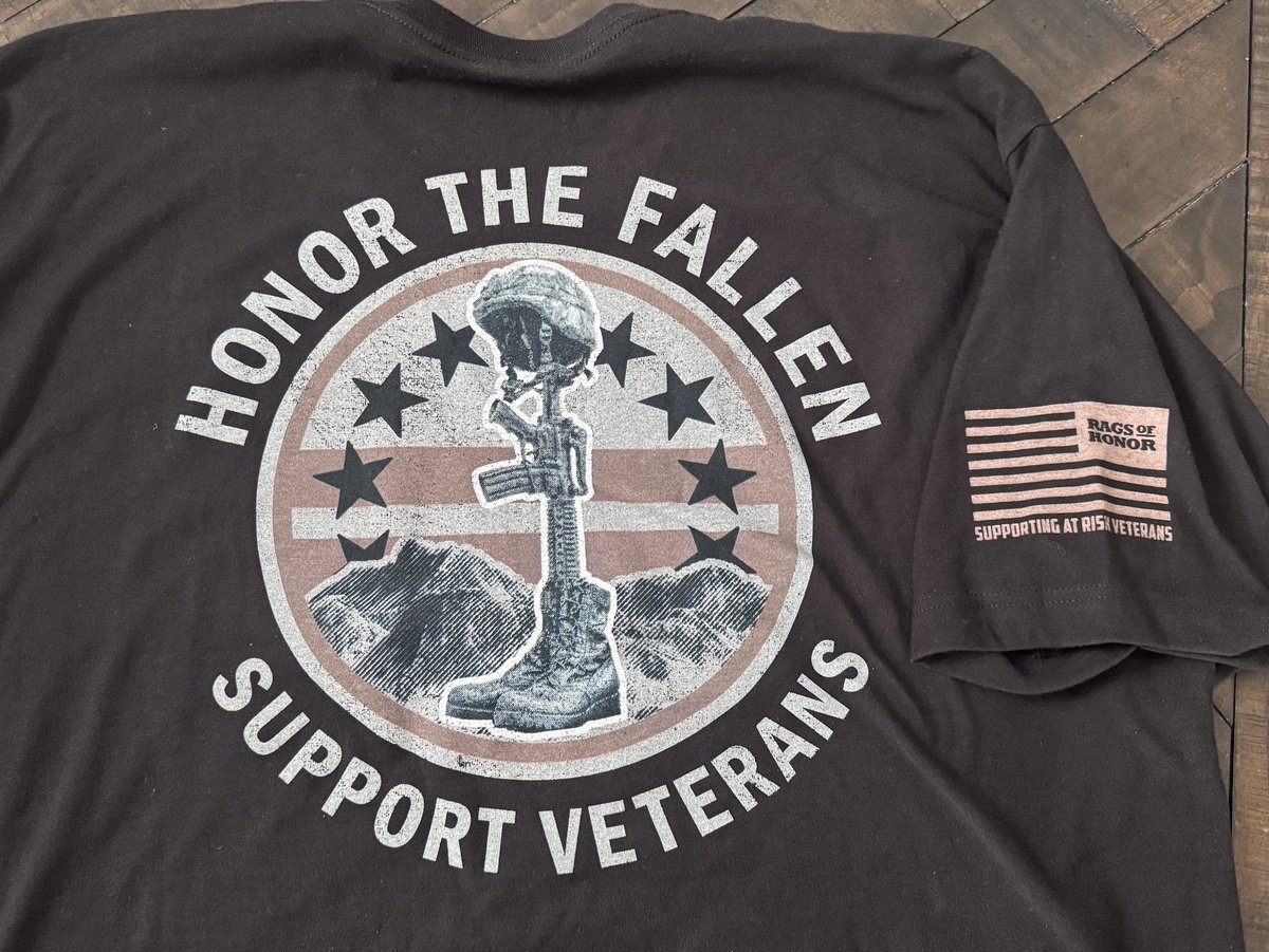 wisedrjr's tweet photo. Todayโs โMemorial Dayโ hat from @BrandedBills featuring a patch Honoring Fallen Soldiers as we remember those who made the ultimate sacrifice for Freedom. Shirt from @RagsOfHonorUSA.
#HOTDTheMayor
#365DaysOfHats #Day145 #DHCSportsShow https://t.co/L5aXwN1TCF