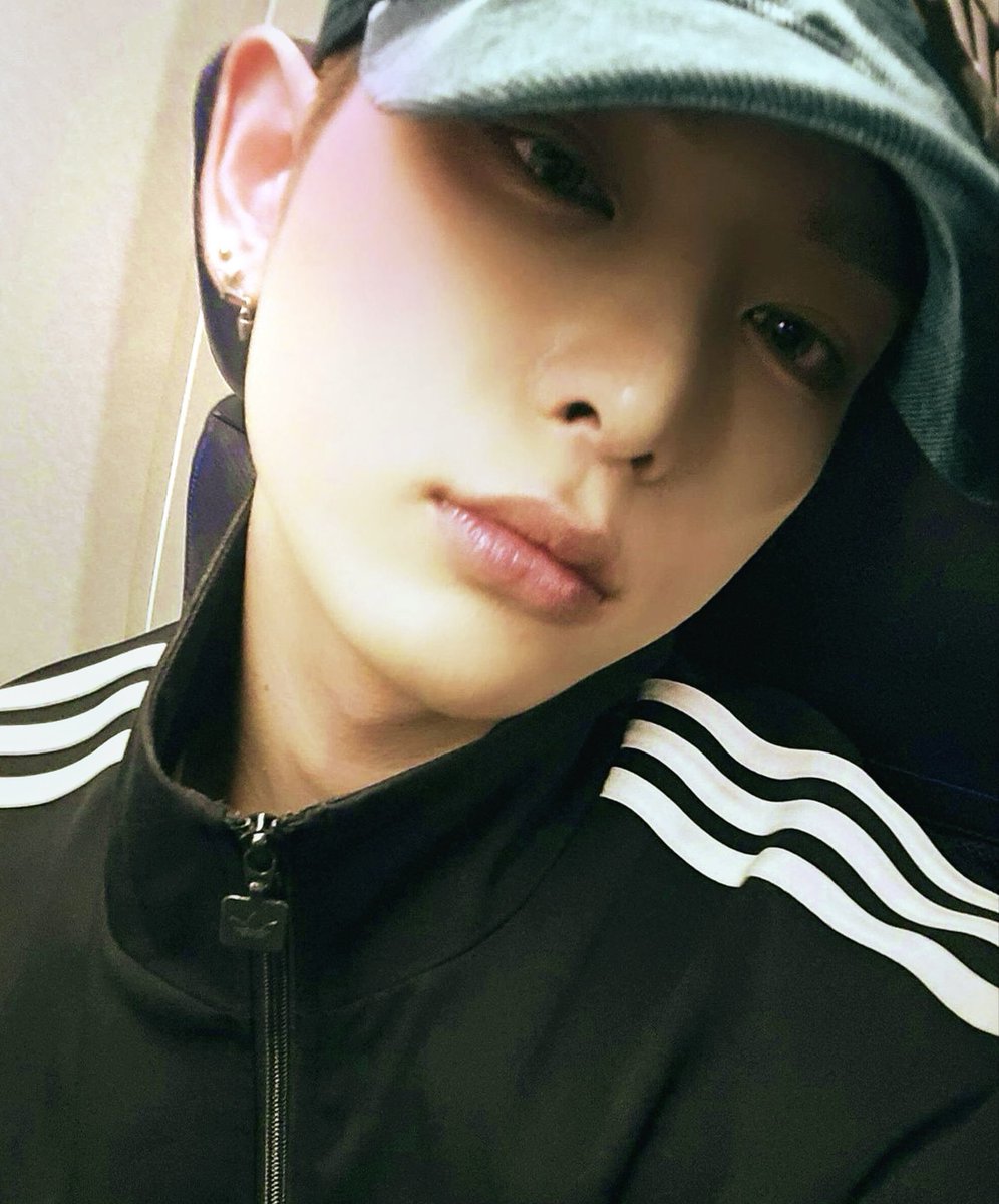 em ★ semi inactive tweet media