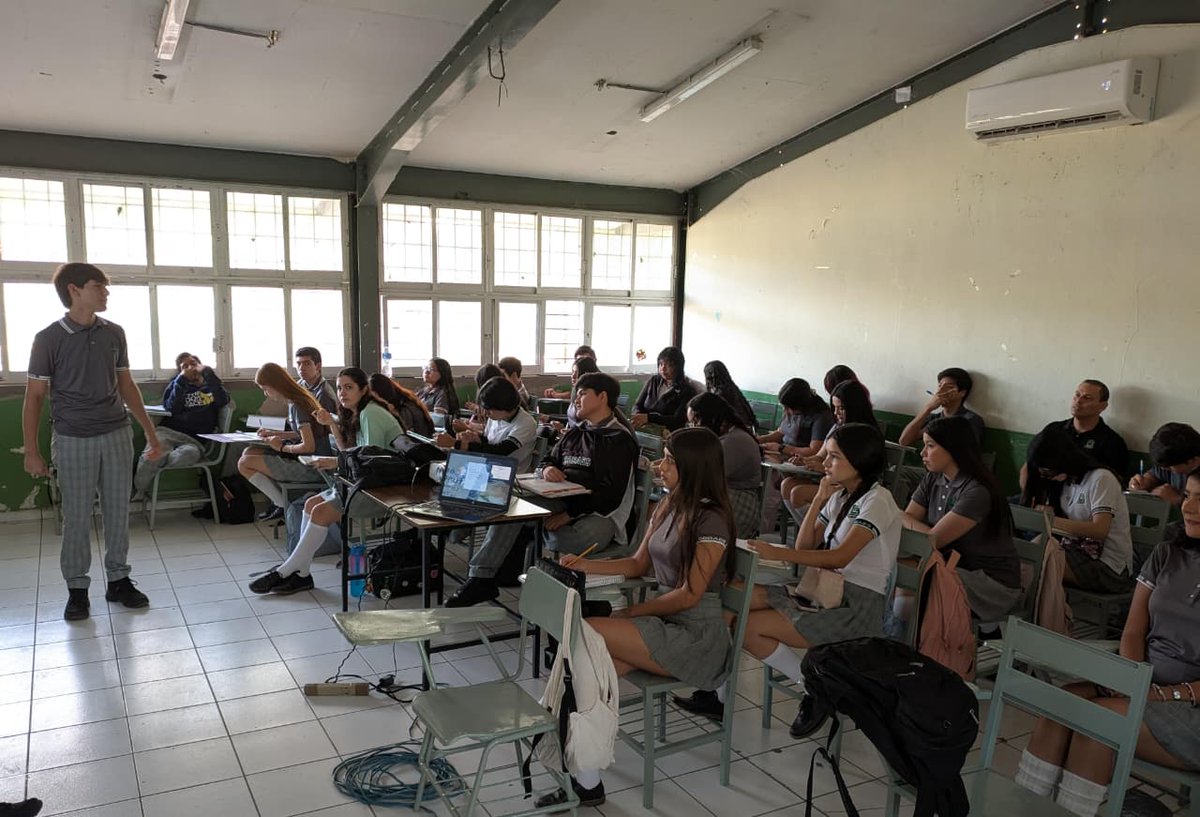 Cobaes221's tweet photo. 📢 Hoy en COBAES 22 se trabajó con normalidad. No hubo suspensión de clases y dieron inicio las evaluaciones.
Agradecemos a las y los estudiantes por atender el llamado y cumplir con su asistencia y compromiso académico.
¡Gracias por su apoyo! ✔️📚 https://t.co/XkZudZrZcv