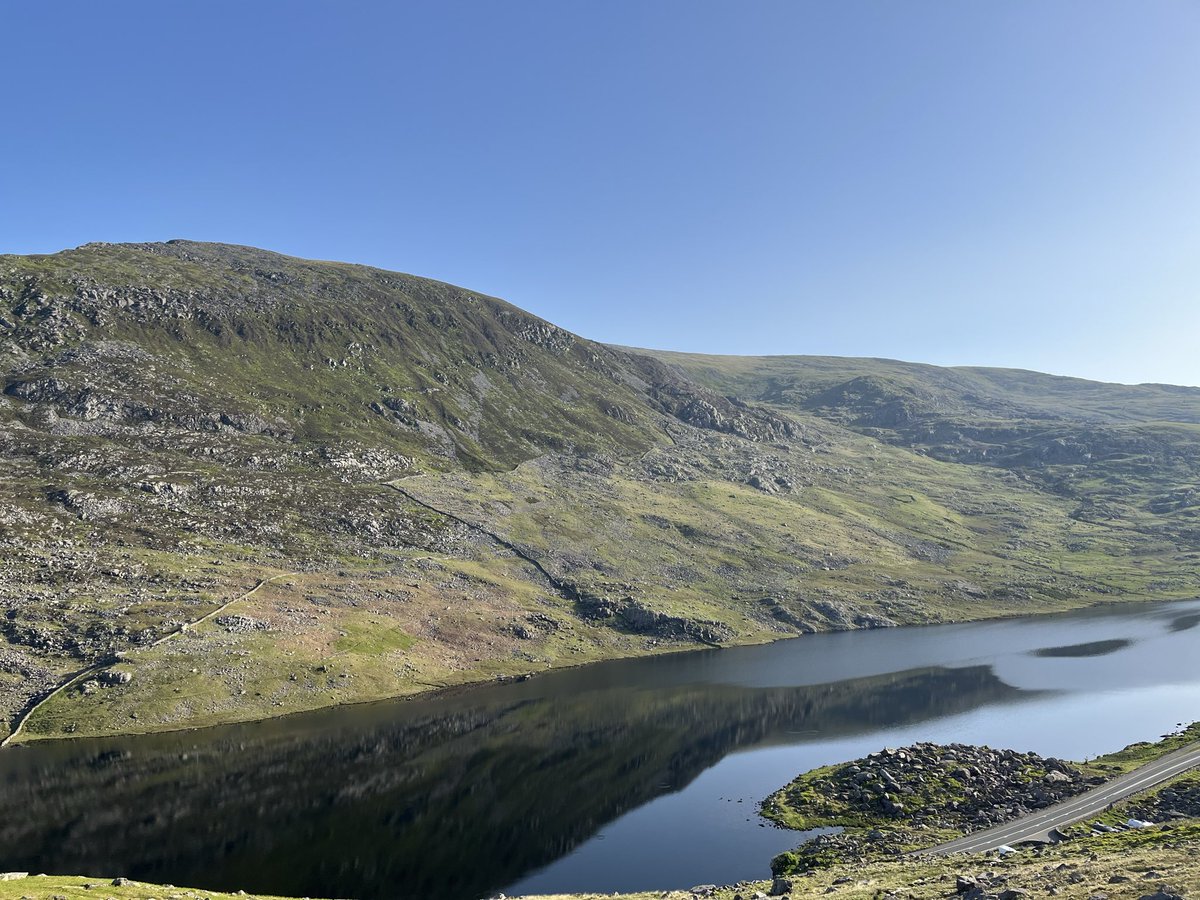 ChrisShaw93's tweet photo. Dolmen Ridge up Glyder Fach, Snowdonia. https://t.co/caspFjnW3W