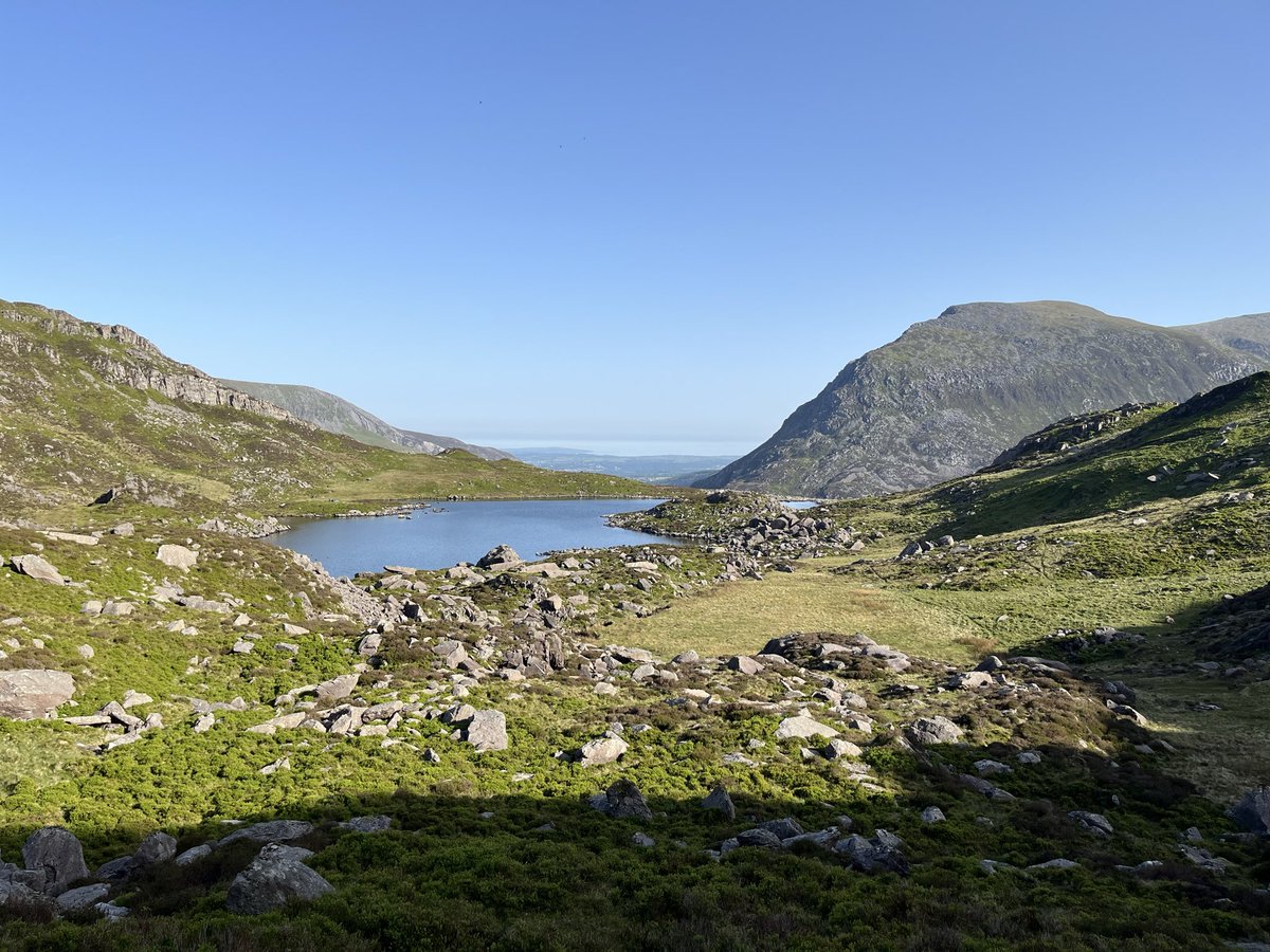 ChrisShaw93's tweet photo. Dolmen Ridge up Glyder Fach, Snowdonia. https://t.co/caspFjnW3W