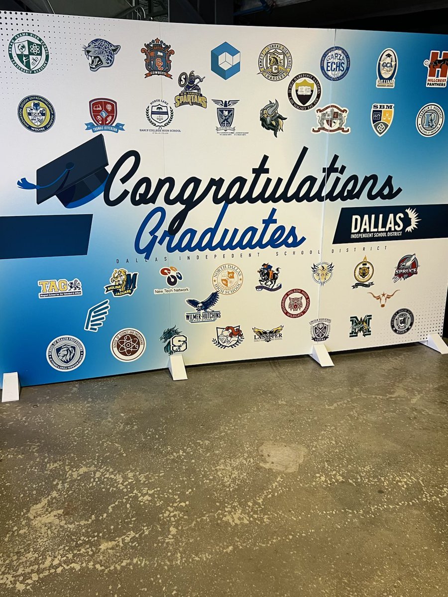 MolinaFootball's tweet photo. So proud of the Molina High School graduates, yesterday was a beautiful reminder of how far hard work, faith, and perseverance can take you. Congratulations, Class of 2026.
#2026Grads #MolinaStrong #ProudCoaches @Coachbru3 @dallasathletics @Molina_Jaguars https://t.co/mNsNI3oJp4