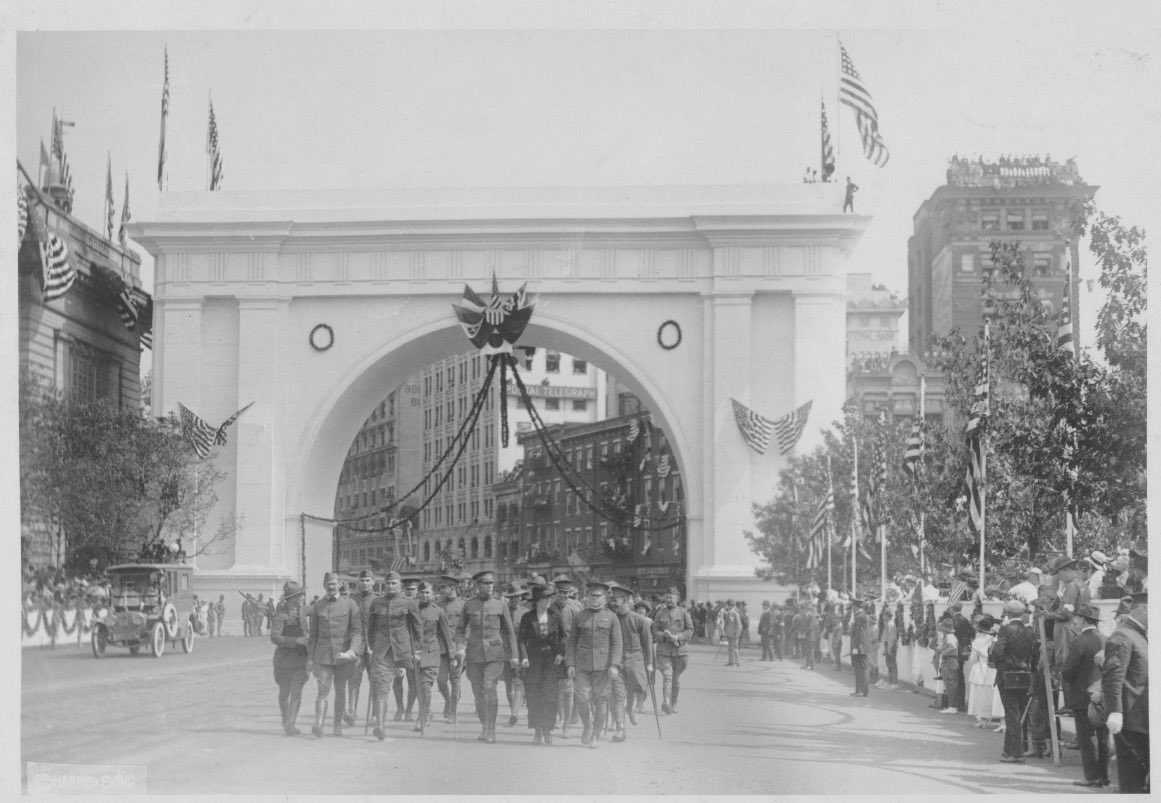 AnnieJacobsen's tweet photo. Today is Memorial Day, originally called Decoration Day.

Photo: celebratory parade after World War I, *the war to end all wars.* https://t.co/NFU4zXIPyv