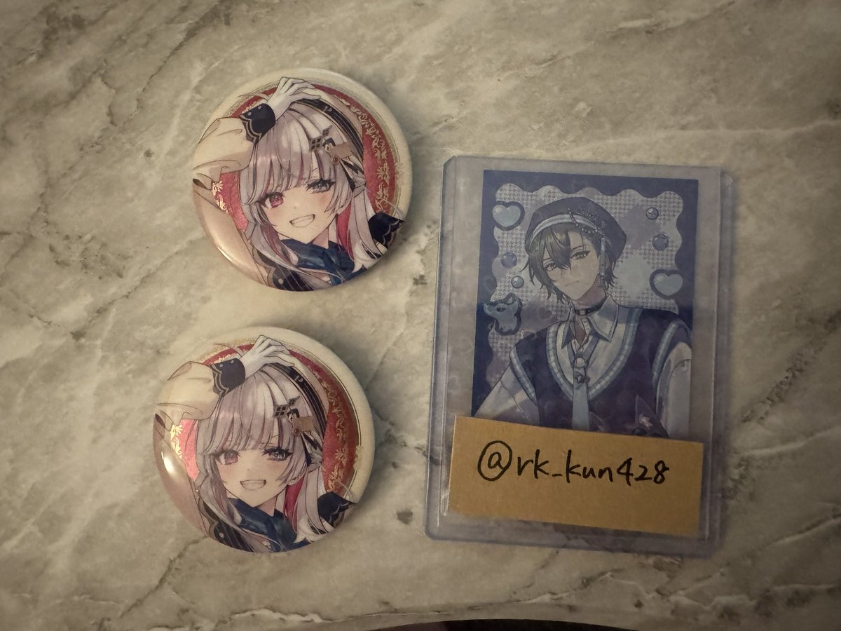 rk_kun428's tweet photo. @moon7tsuki はじめまして
検索より失礼致します
当方お求めのお品物を2点所持しているのですが、画像1枚目👻と🐙の2点との交換は可能でしょうか？
ご検討よろしくお願い致します https://t.co/mlQfAuRnRH
