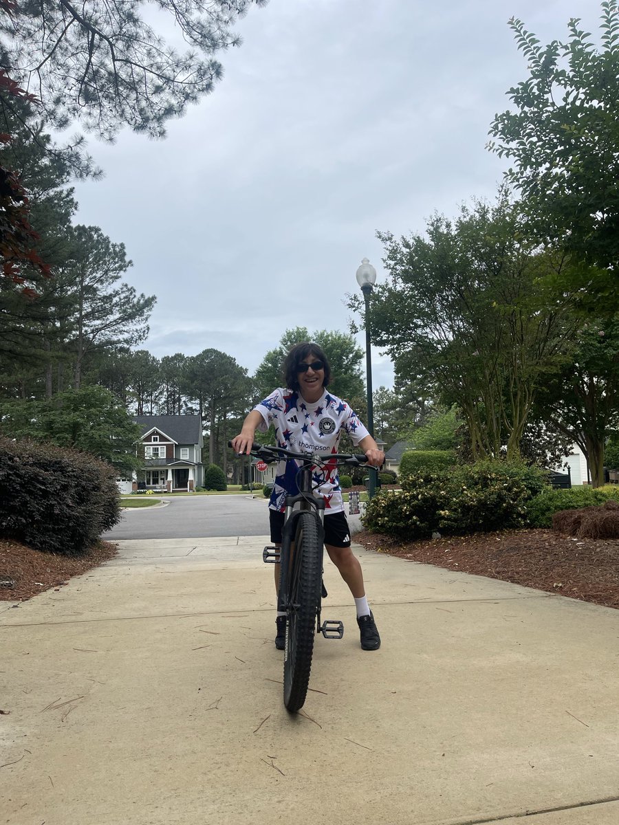 lyydds10's tweet photo. Memeorial Day Run and Bike Ride!! Miss you Grandpa!! 🇺🇸❤️🤍💙 https://t.co/dcgF1S53Qx