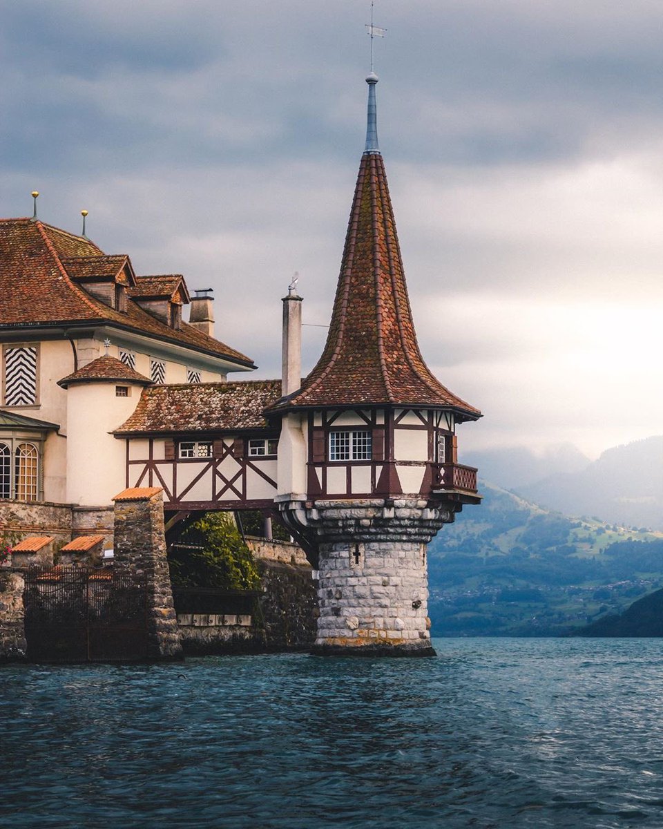 archi_tradition's tweet photo. Oberhofen Castle on Lake Thun. The Swiss have been building well for a long time… https://t.co/3oPB9nV4iB
