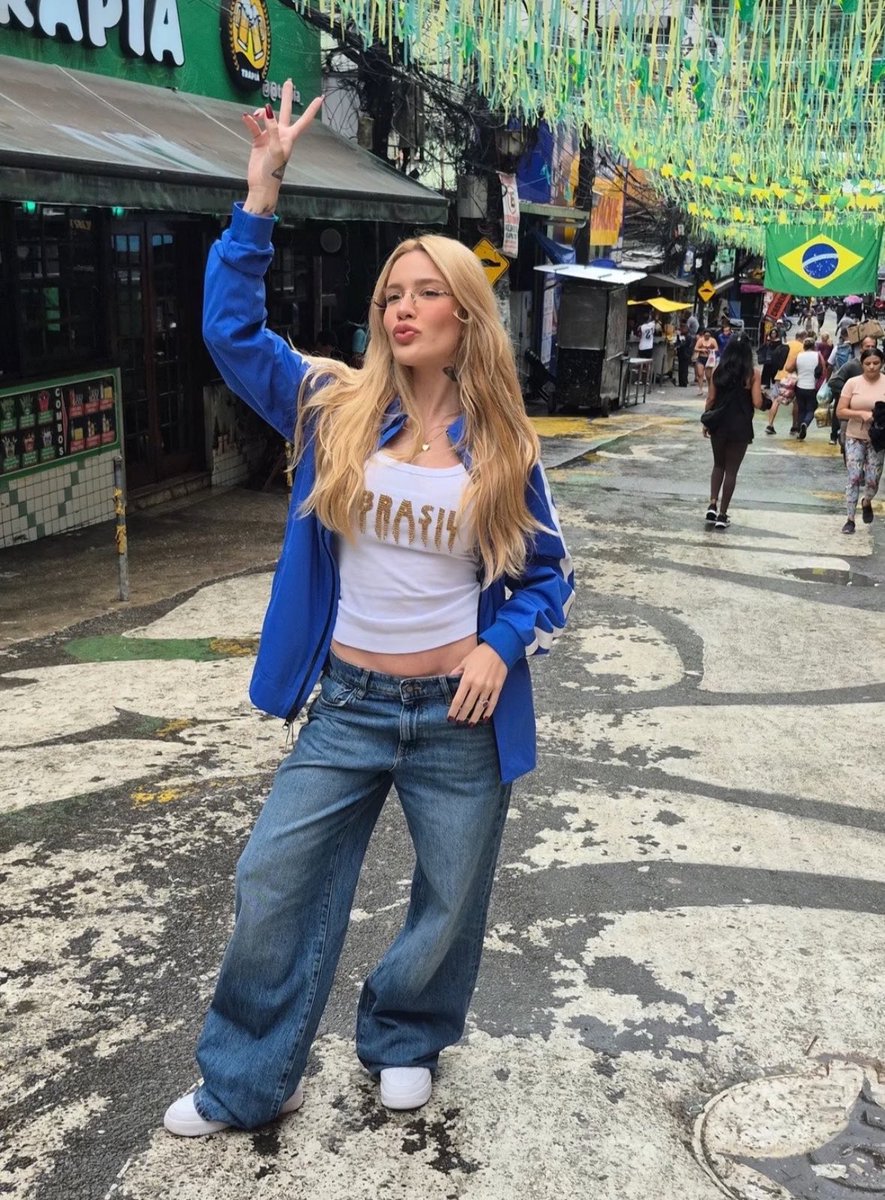 angel (karol’s version) 💛 tweet media