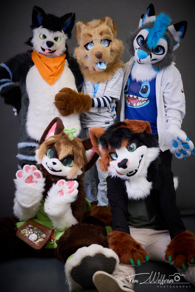 TushkyWolf's tweet photo. The Gang is all here ^^
#LFG26 #LFGCON
📸by Insta: tom.wolfram https://t.co/6a0Waa9Tix