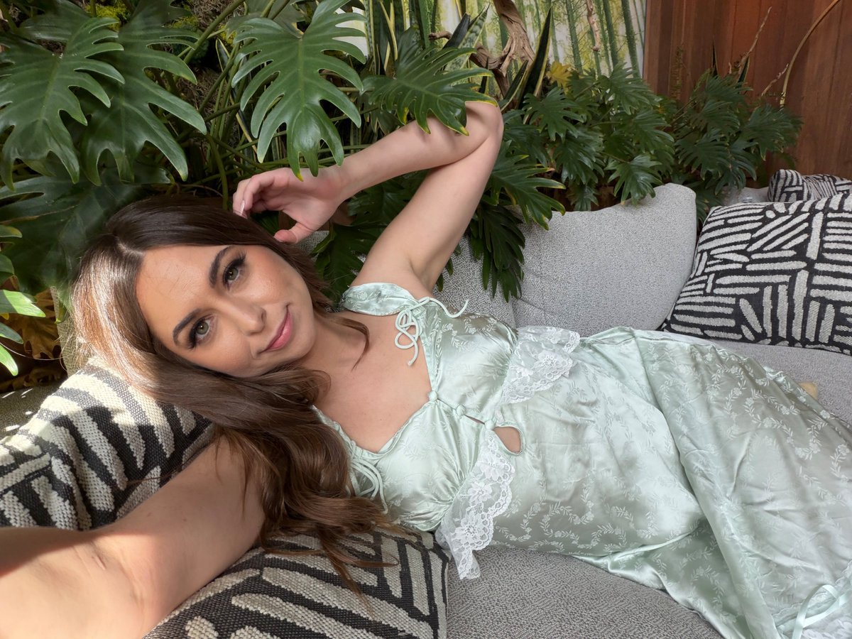 Riley Reid tweet media