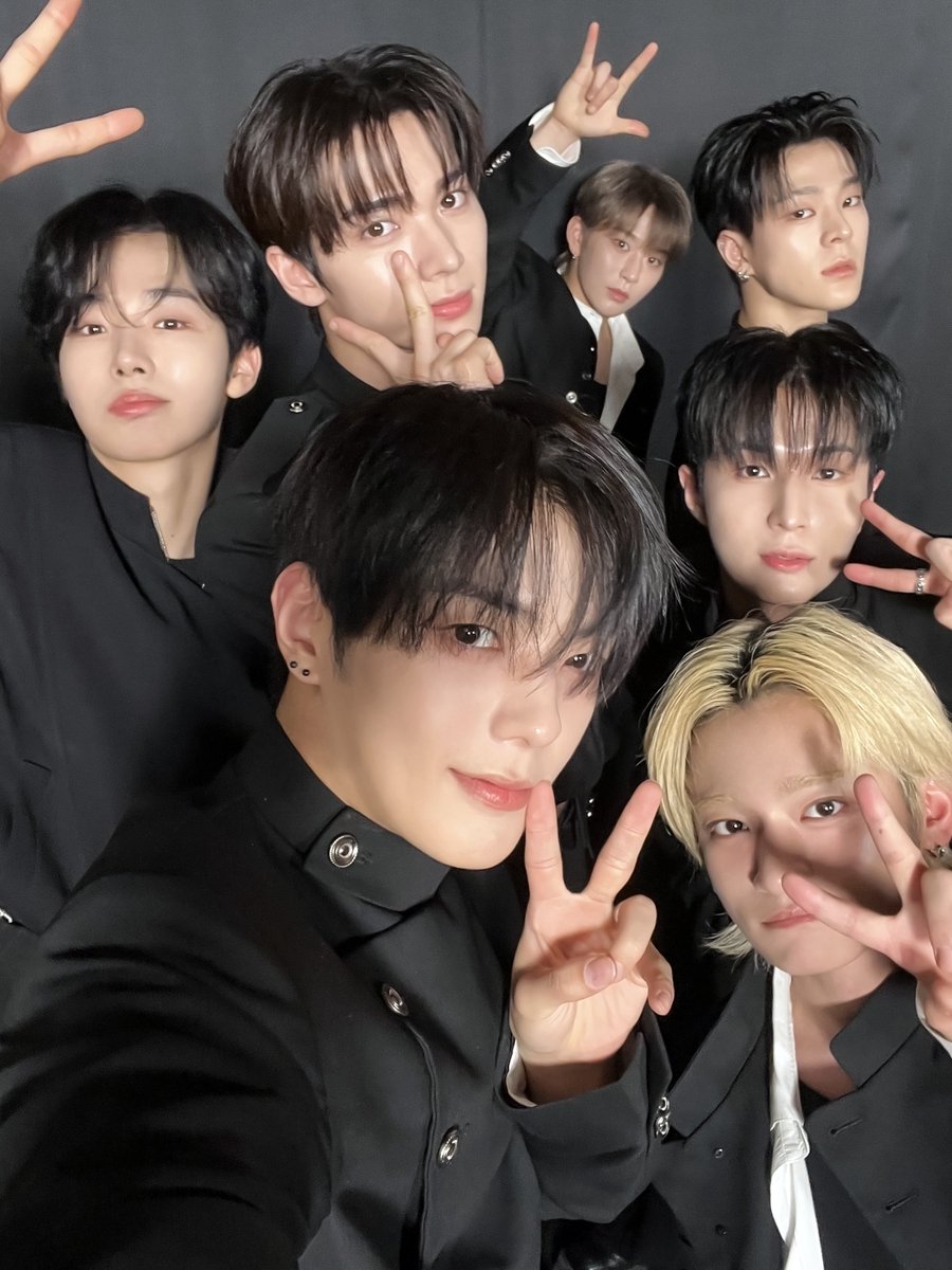 whib_official's tweet photo. [📸]
260525 #エムオン M-ON! SPECIAL 「WHIB」

#WHIB #휘브
#GO_UP_Our_era https://t.co/UGov1zPlFn