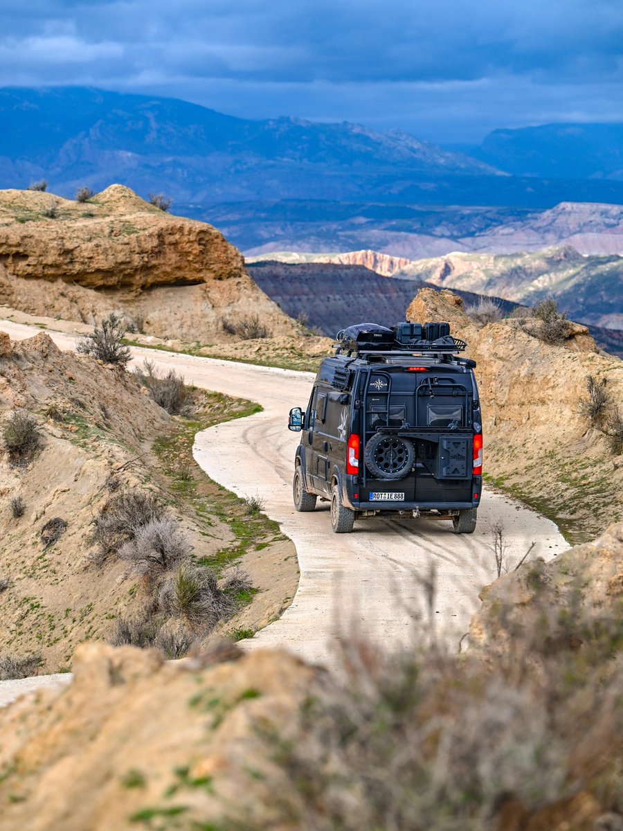 offrotie's tweet photo. 🚐✨ Epic 4x4 adventure in the Gorafe Desert!

Conquering this epic route:

Section 1:
🔸 Camino de Bacor – Concrete track snaking high above the dramatic canyon veins. Thrilling views!

This loop is an absolute must-do 4x4 track. Technical enough to keep it exciting, beautiful enough to take your breath away. 🌅🏜️

#offrotie #4x4 #vanlife