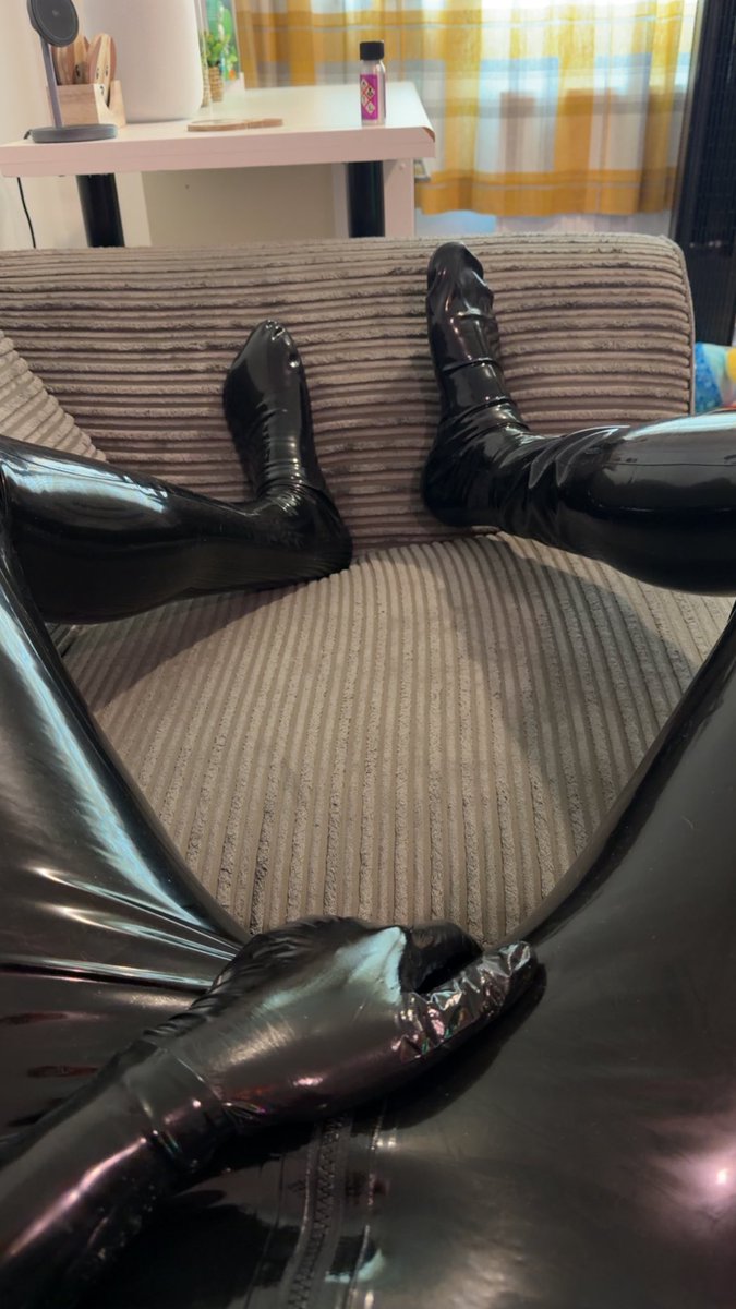 subby shiny twink tweet media