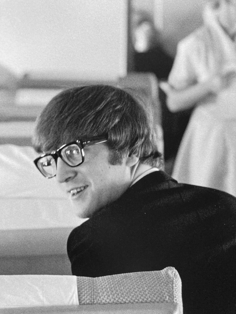 lesbianbeatle's tweet photo. i love his buddy holly glasses because i also have glasses like that and im also very blind https://t.co/h1e2zkOL6n