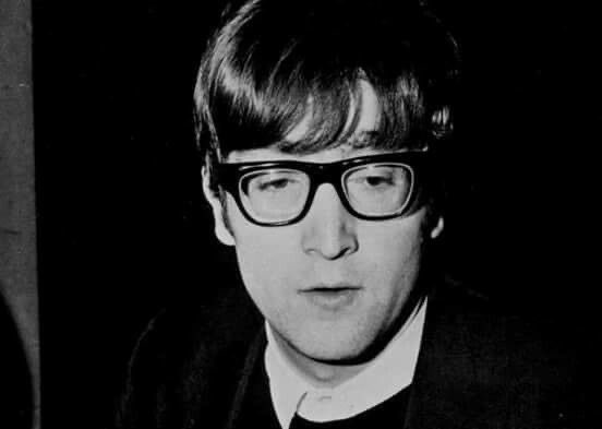 lesbianbeatle's tweet photo. i love his buddy holly glasses because i also have glasses like that and im also very blind https://t.co/h1e2zkOL6n