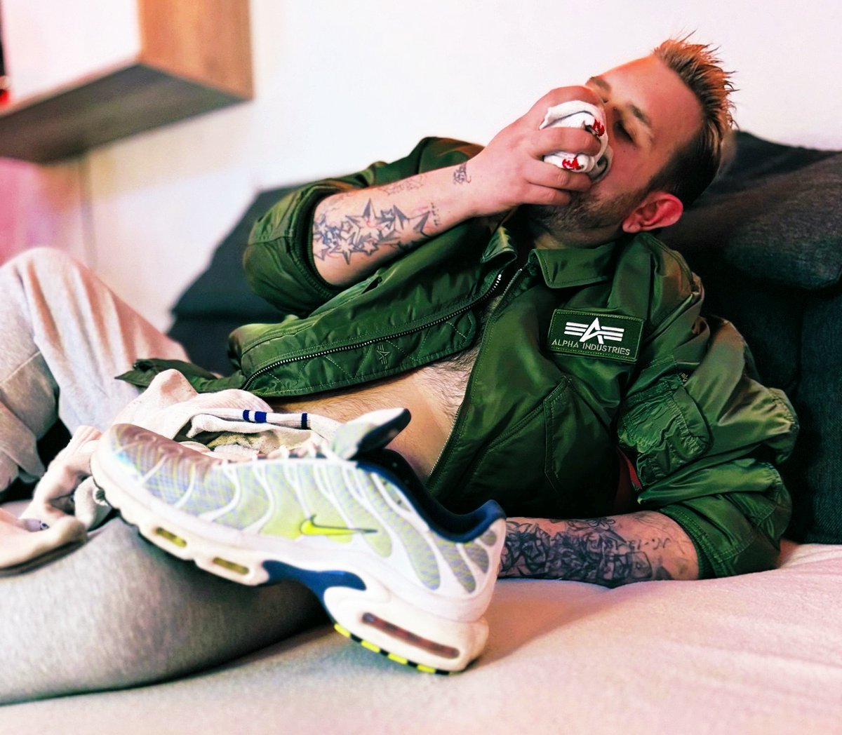 SneakerTyp's tweet photo. ⛓️😈 A nice day to chill and sniff😈⛓️ https://t.co/npQ3OMluVj
