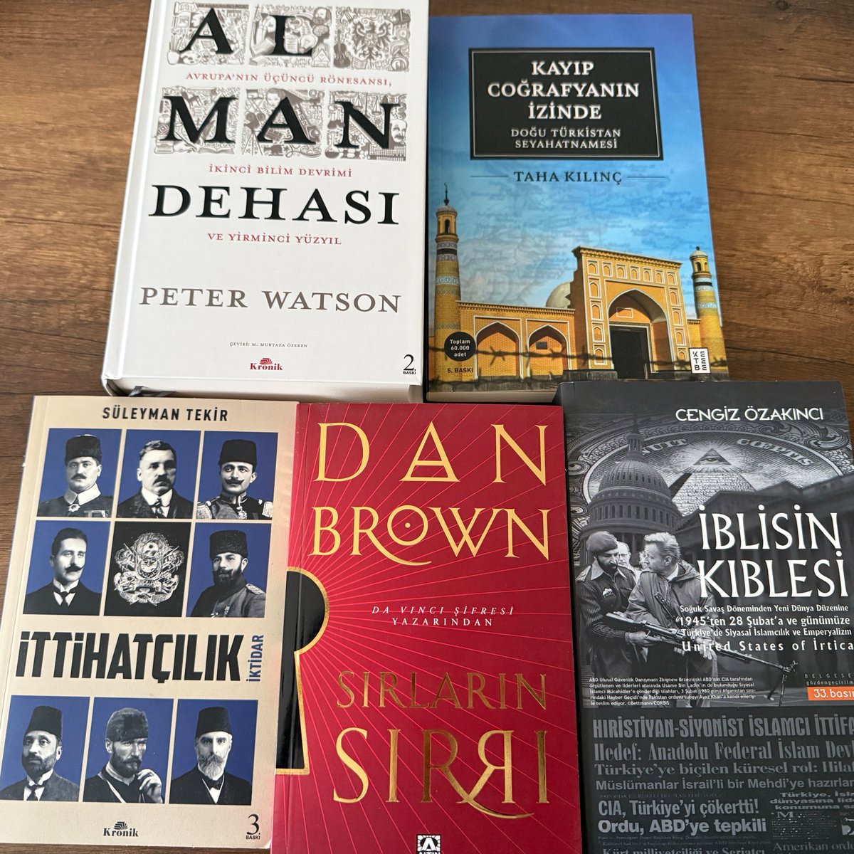 lostredditor1's tweet photo. Çerezlik brown kitabı harici kaliteli bir alışveriş oldu diye düşünüyorum. #kitap https://t.co/W8Toj7jPWv