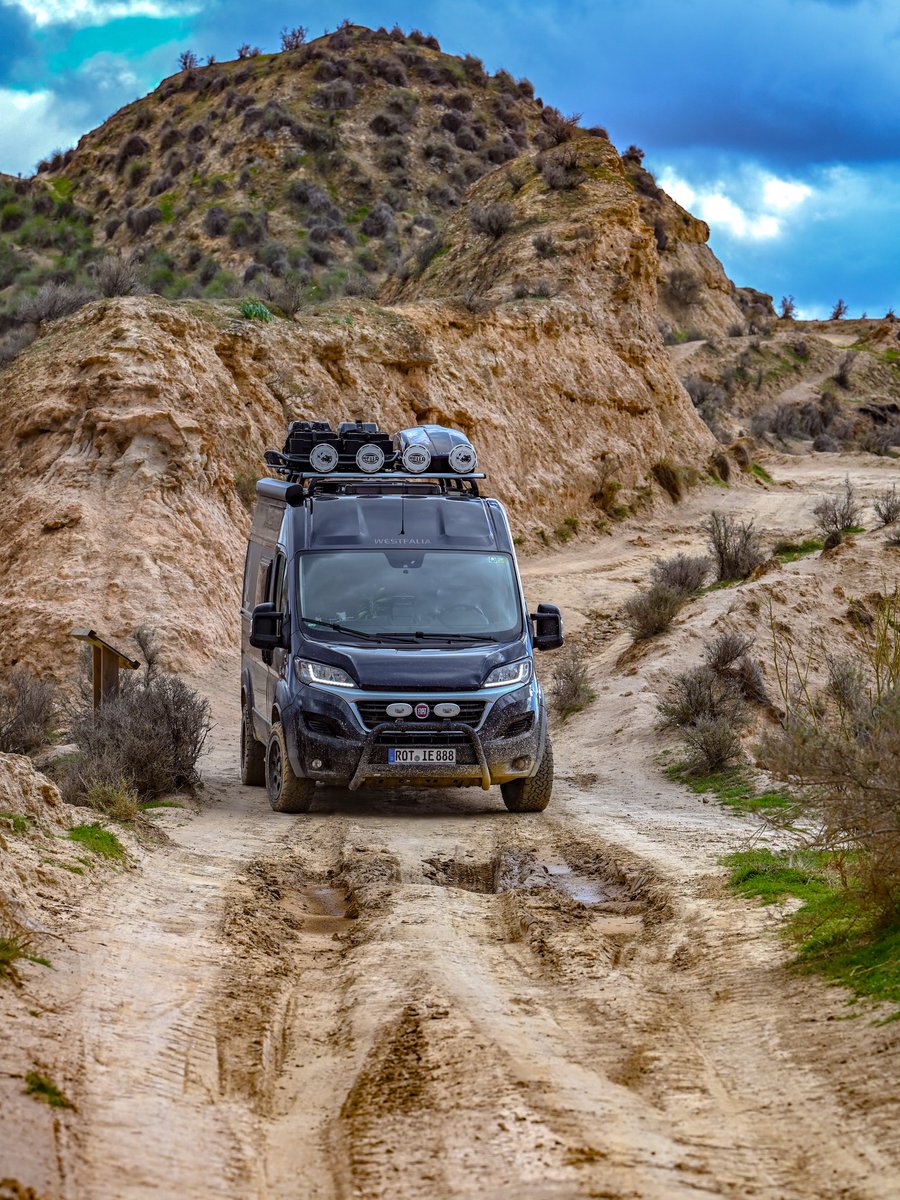 offrotie's tweet photo. Section 3:
🔸 Camino de los Campos Mones – Stunning drive across vast desert badlands.

This loop is an absolute must-do 4x4 track. Technical enough to keep it exciting, beautiful enough to take your breath away. 🌅🏜️ https://t.co/XUElmPl8mL